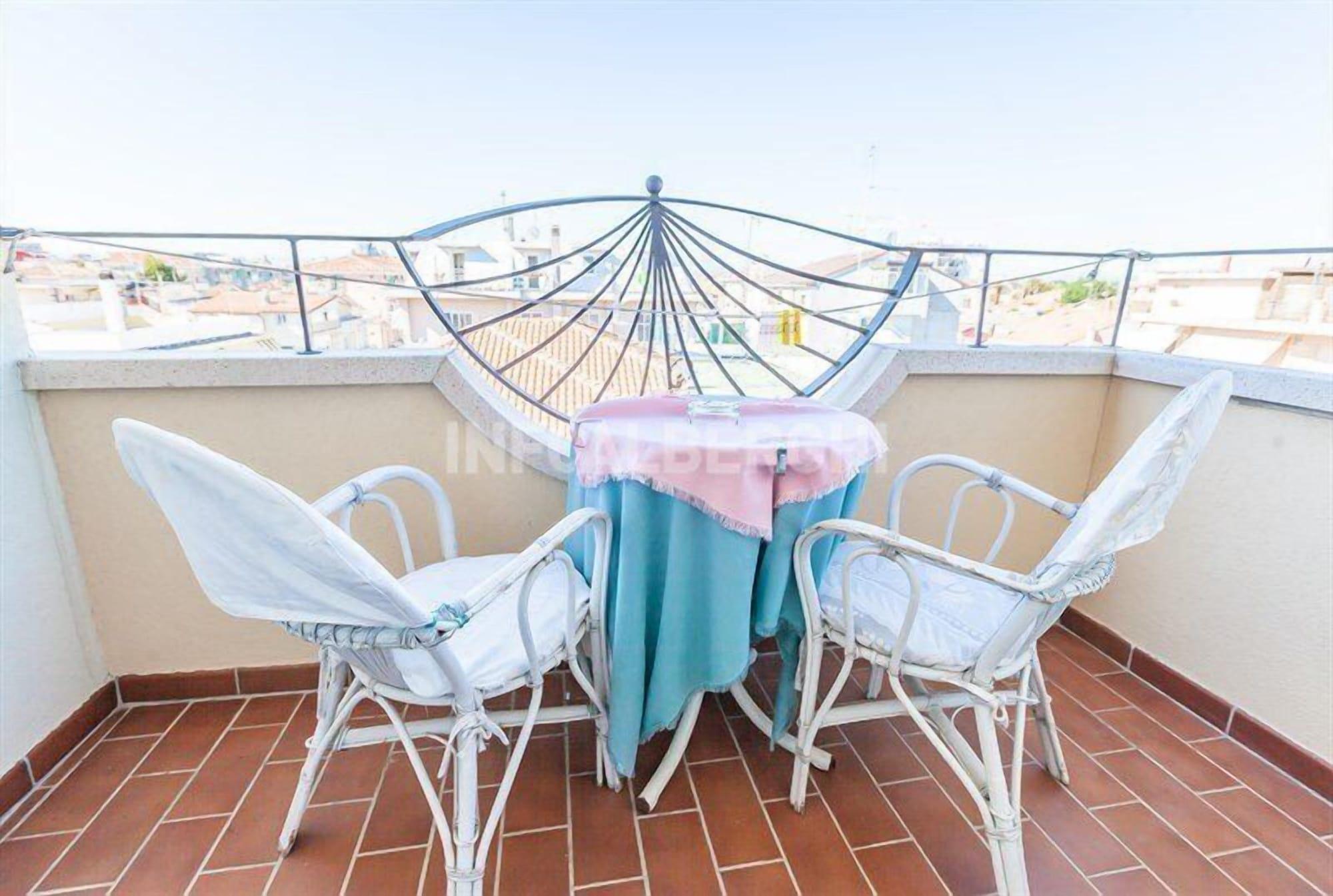 Hotel River Fronte Mare Con Piscina Rimini Exterior foto