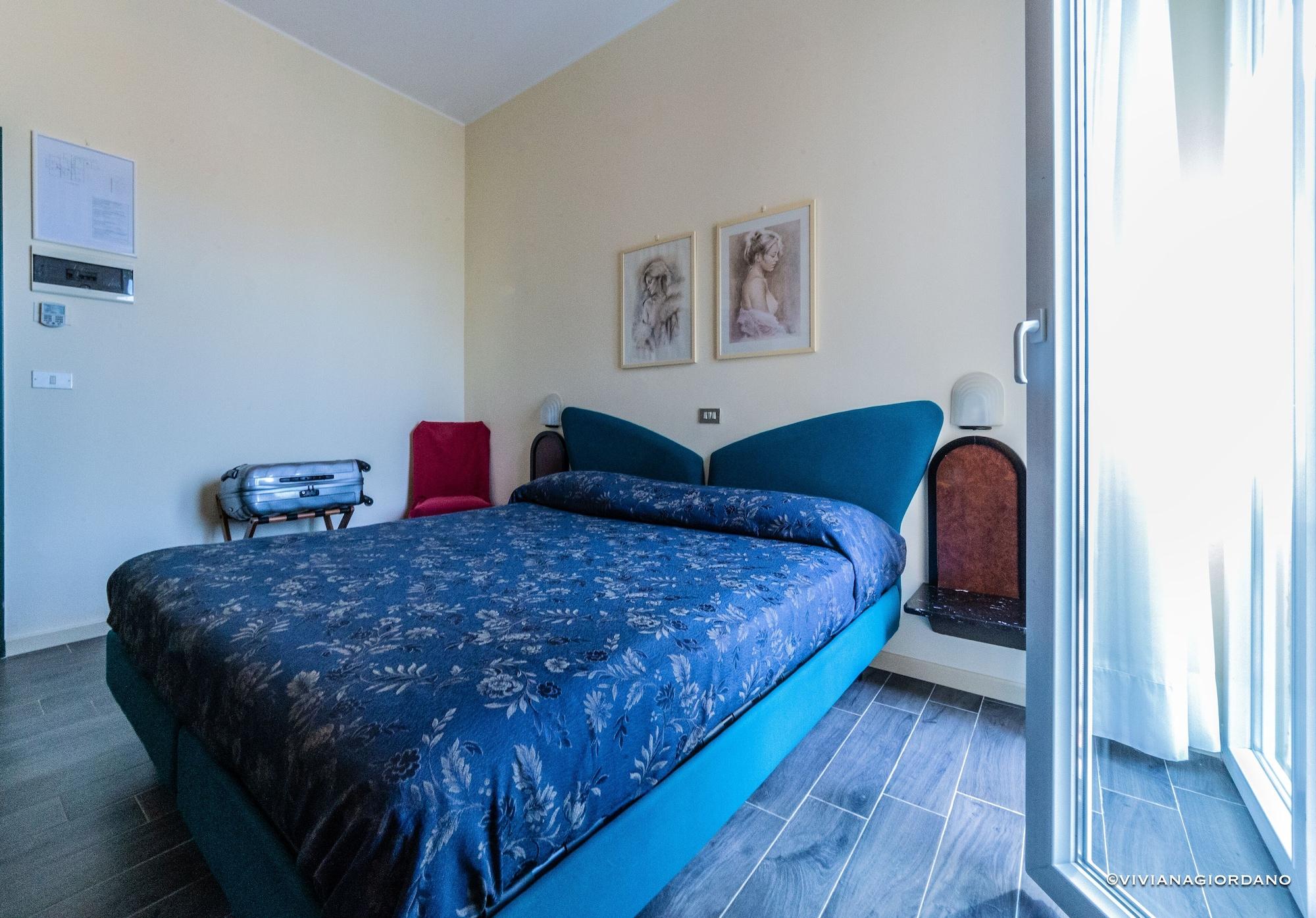Hotel River Fronte Mare Con Piscina Rimini Exterior foto
